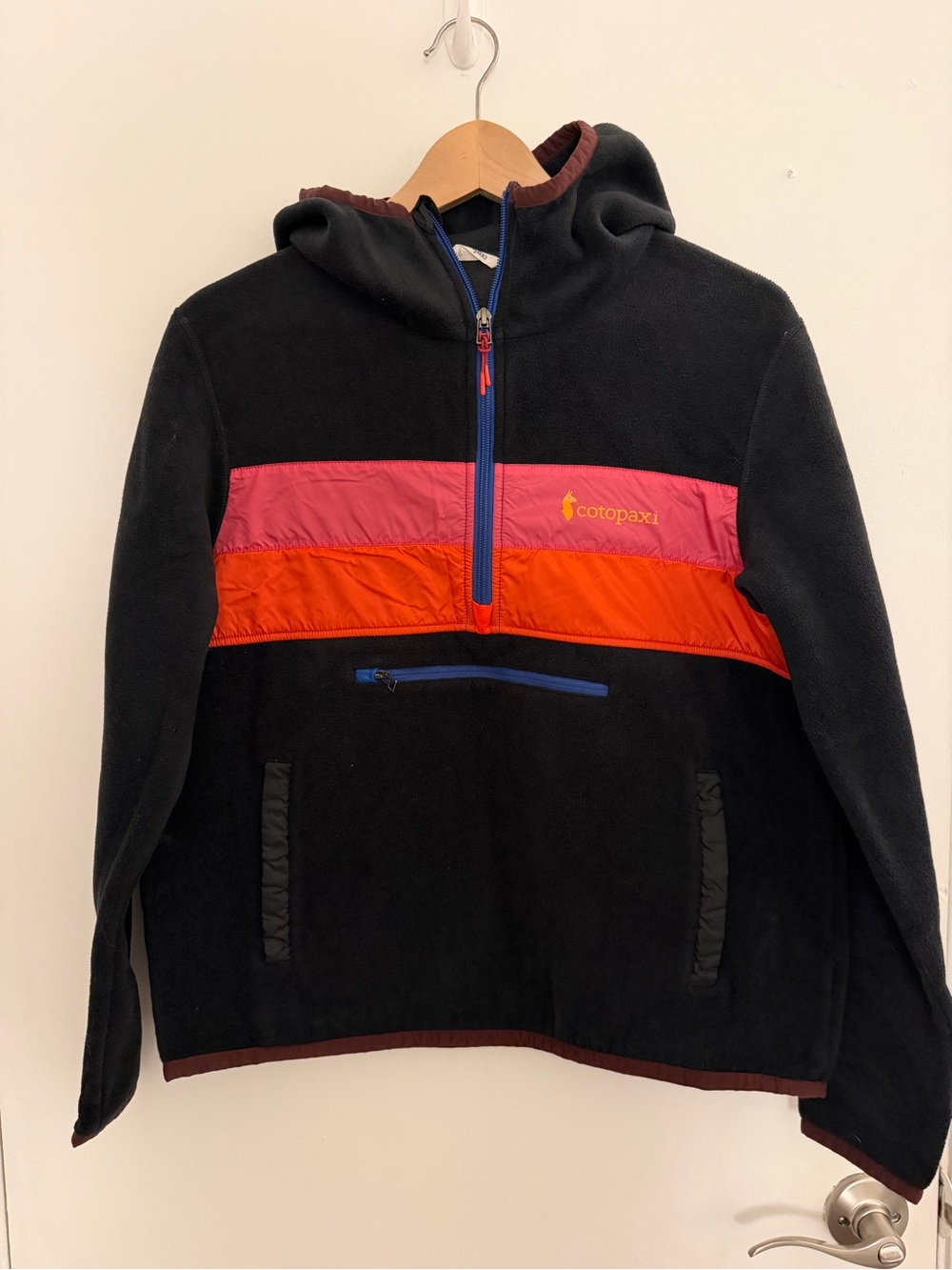 Cotopaxi Hooded Fleece pullover Black with Stripes